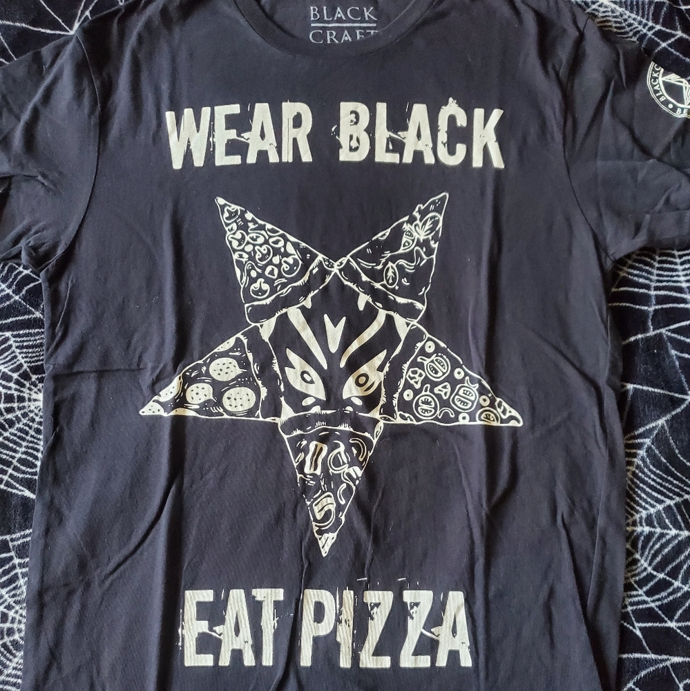 BLACKCRAFT PIZZA UNISEX TEE